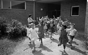 Hed: School's out for summer, 1964

Mannheim, Germany, June 8, 1964: Children stream out of Mannheim Elementary School on the last day of school - eager for their summer vacation to start. 

Looking for some tips and activities to keep your "military brats" entertained this summer? Check out Stars and Stripes Europe's community pages, including this article. 
https://europe.stripes.com/kids/10-ways-to-make-summer-break-memorable.html

META TAGS: Europe; West Germany; DODDS; DODEA; Department of Defense Dependents Schools; Department of Defense Education Activity; military family; military children; dependents; last day of school; end of school year